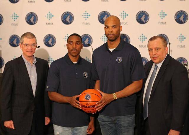 各抱期待 各抱期待